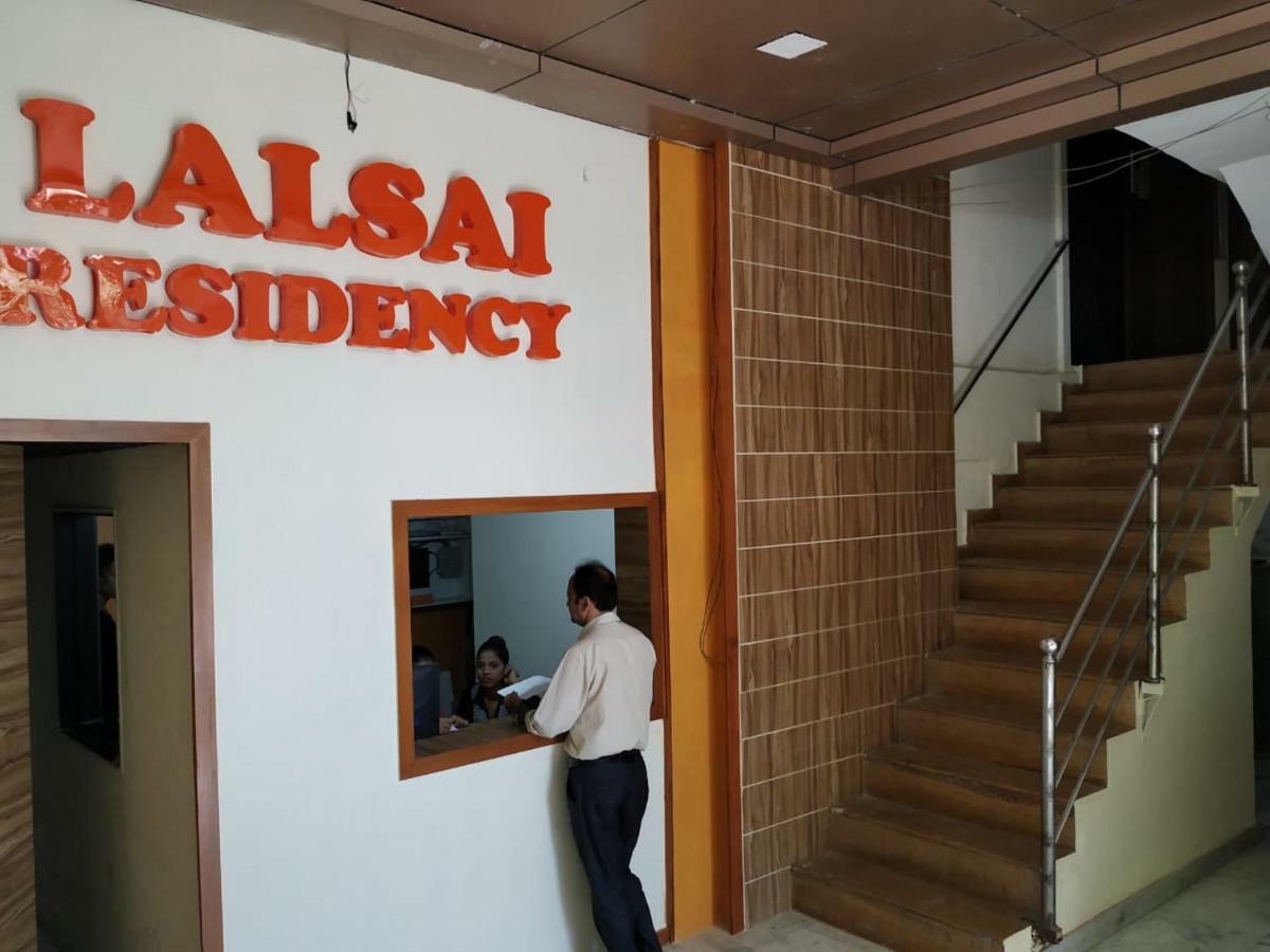 Lalsai Residency Andheri ムンバイ エクステリア 写真