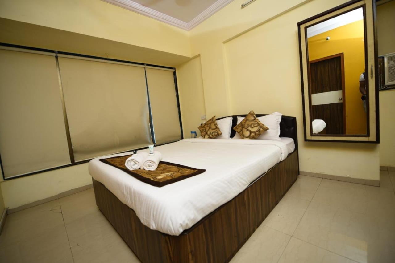 Lalsai Residency Andheri ムンバイ エクステリア 写真